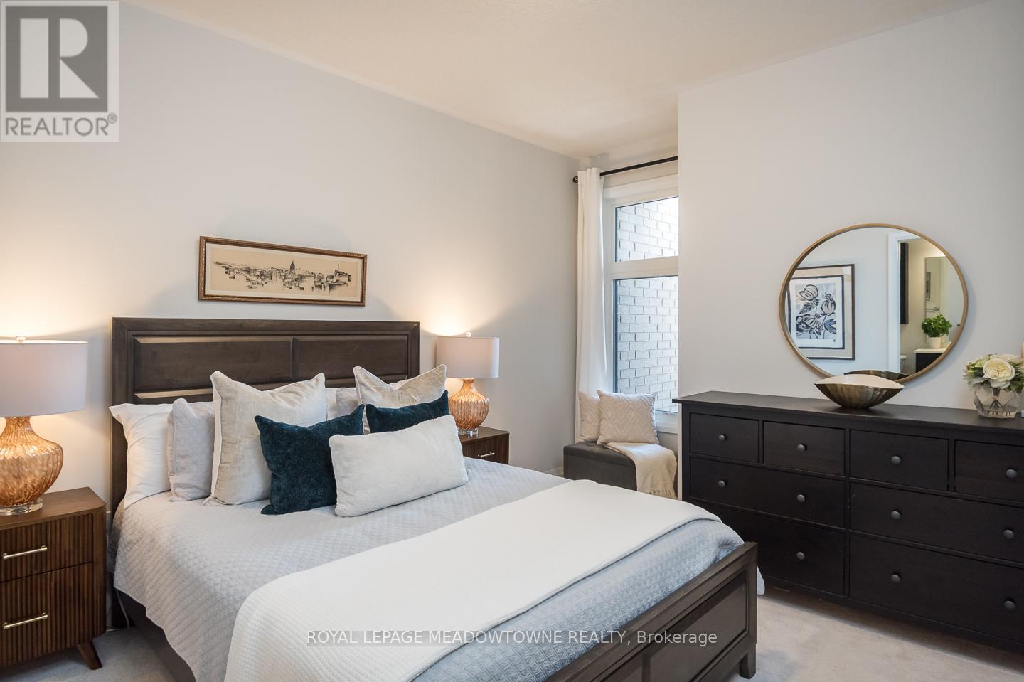












2476 BADGER CRESCENT

,
Oakville,




Ontario
L6M5M1


