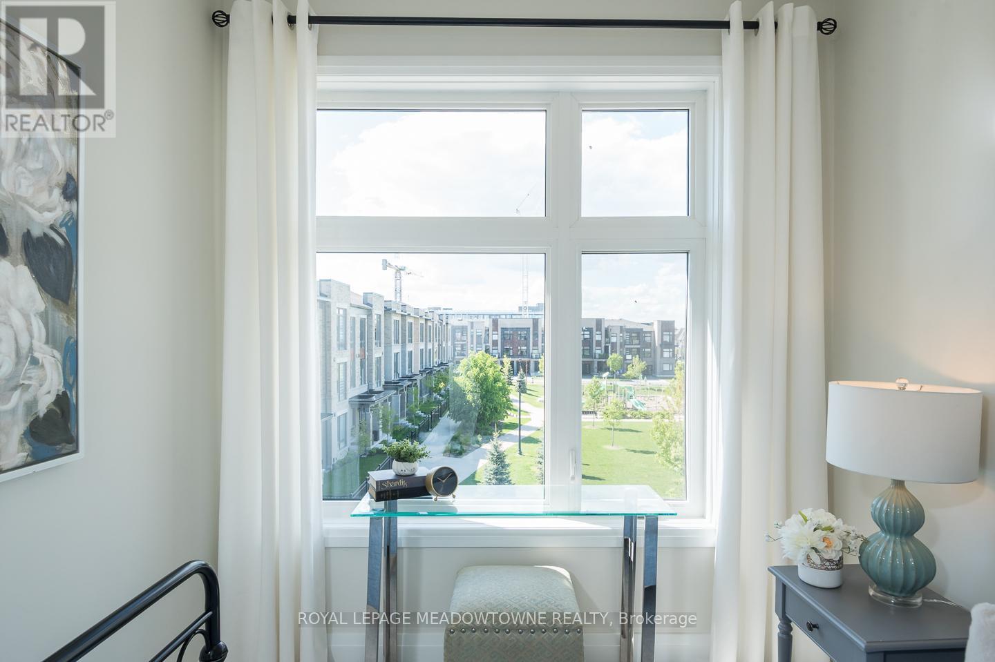 












2476 BADGER CRESCENT

,
Oakville,




Ontario
L6M5M1

