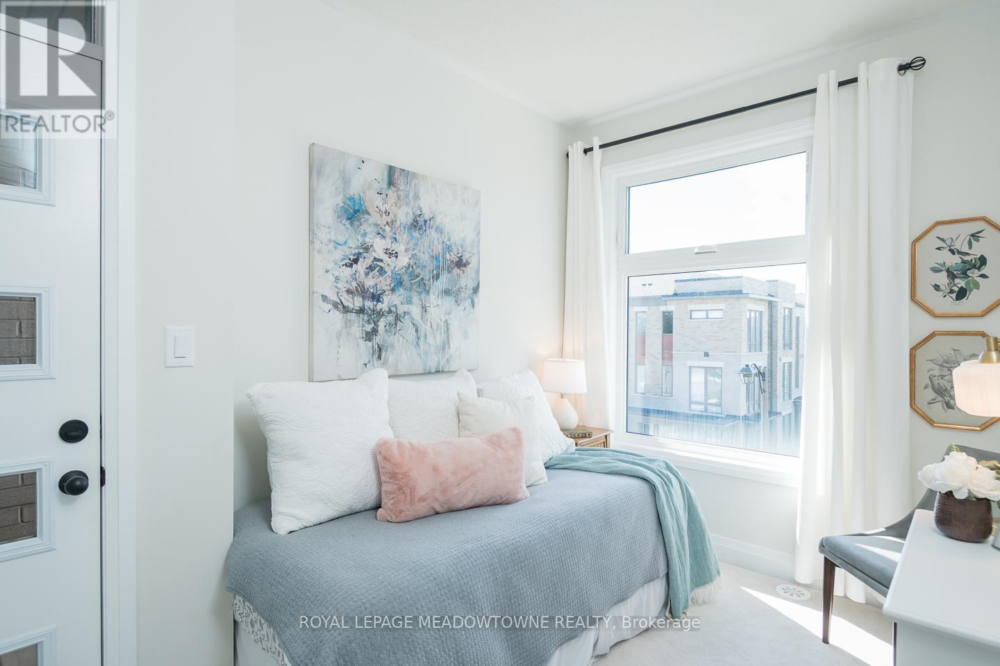 












2476 BADGER CRESCENT

,
Oakville,




Ontario
L6M5M1

