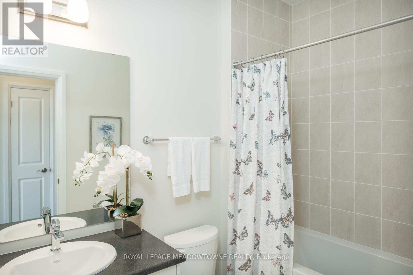












2476 BADGER CRESCENT

,
Oakville,




Ontario
L6M5M1


