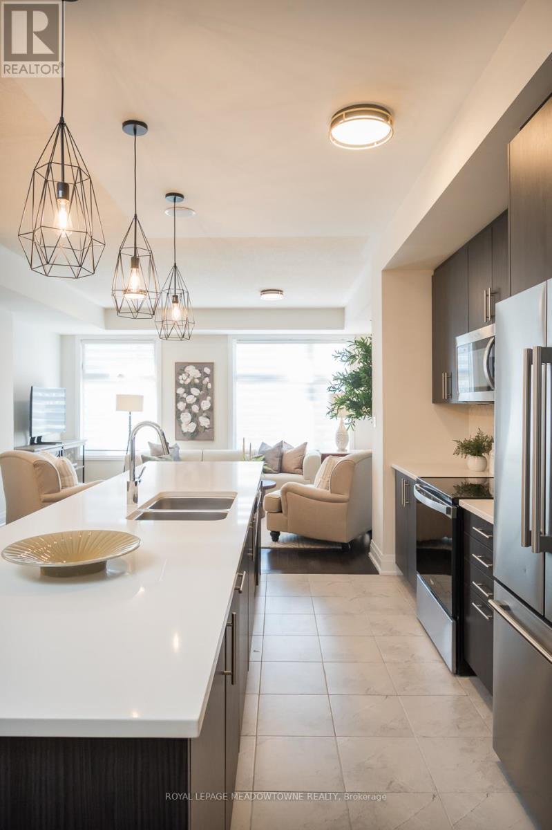 












2476 BADGER CRESCENT

,
Oakville,




Ontario
L6M5M1

