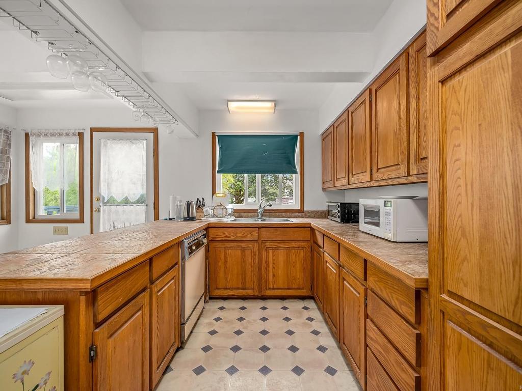 









1608


McLauchlin

Ave,
Courtenay,




BC
B9N 3V8

