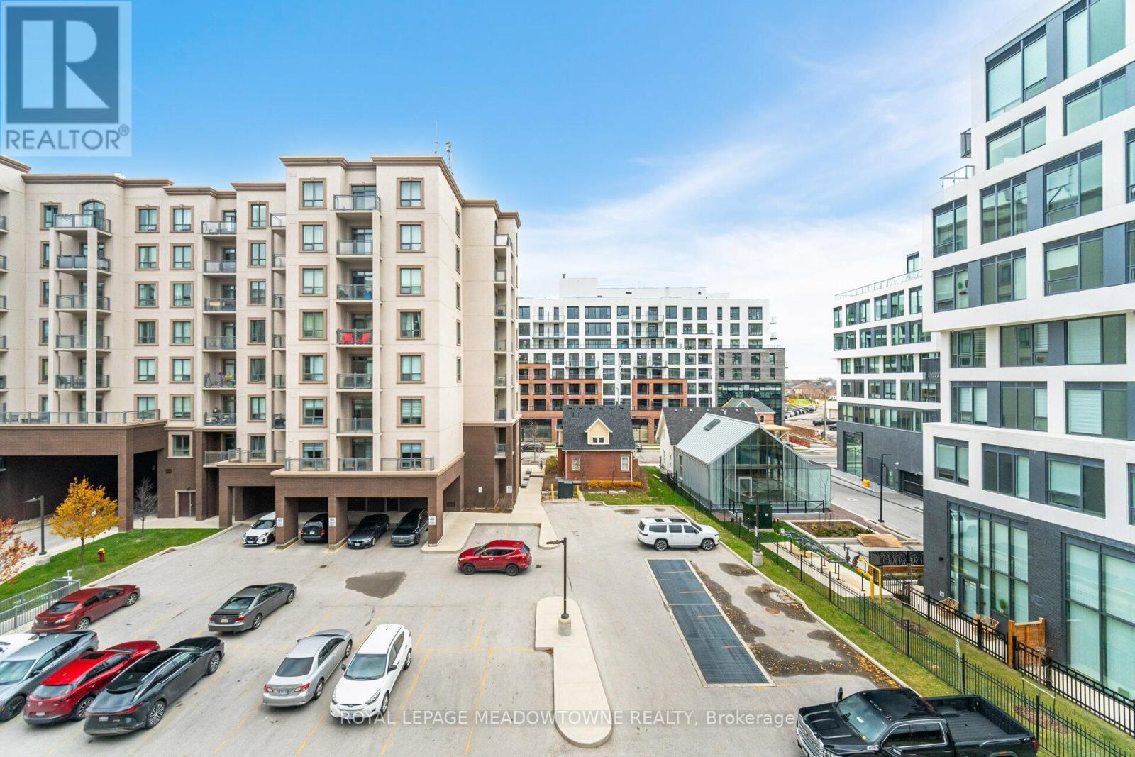 












406 - 2490 OLD BRONTE ROAD E

,
Oakville,




Ontario
L6M0Y5

