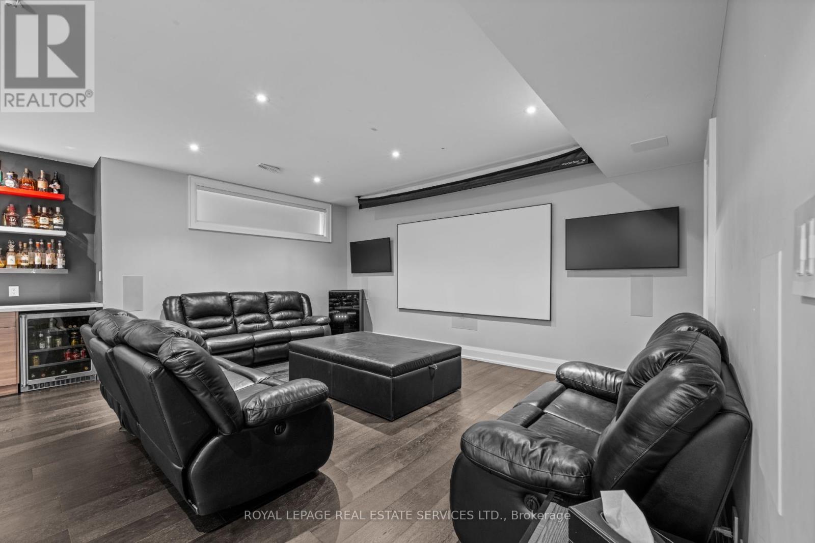 












22 BIRCHCROFT ROAD

,
Toronto,




Ontario
M9A2L4


