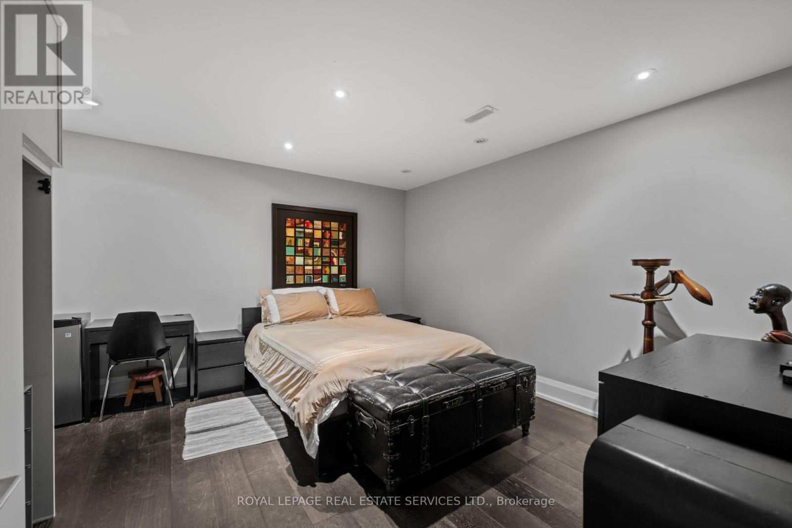 












22 BIRCHCROFT ROAD

,
Toronto,




Ontario
M9A2L4

