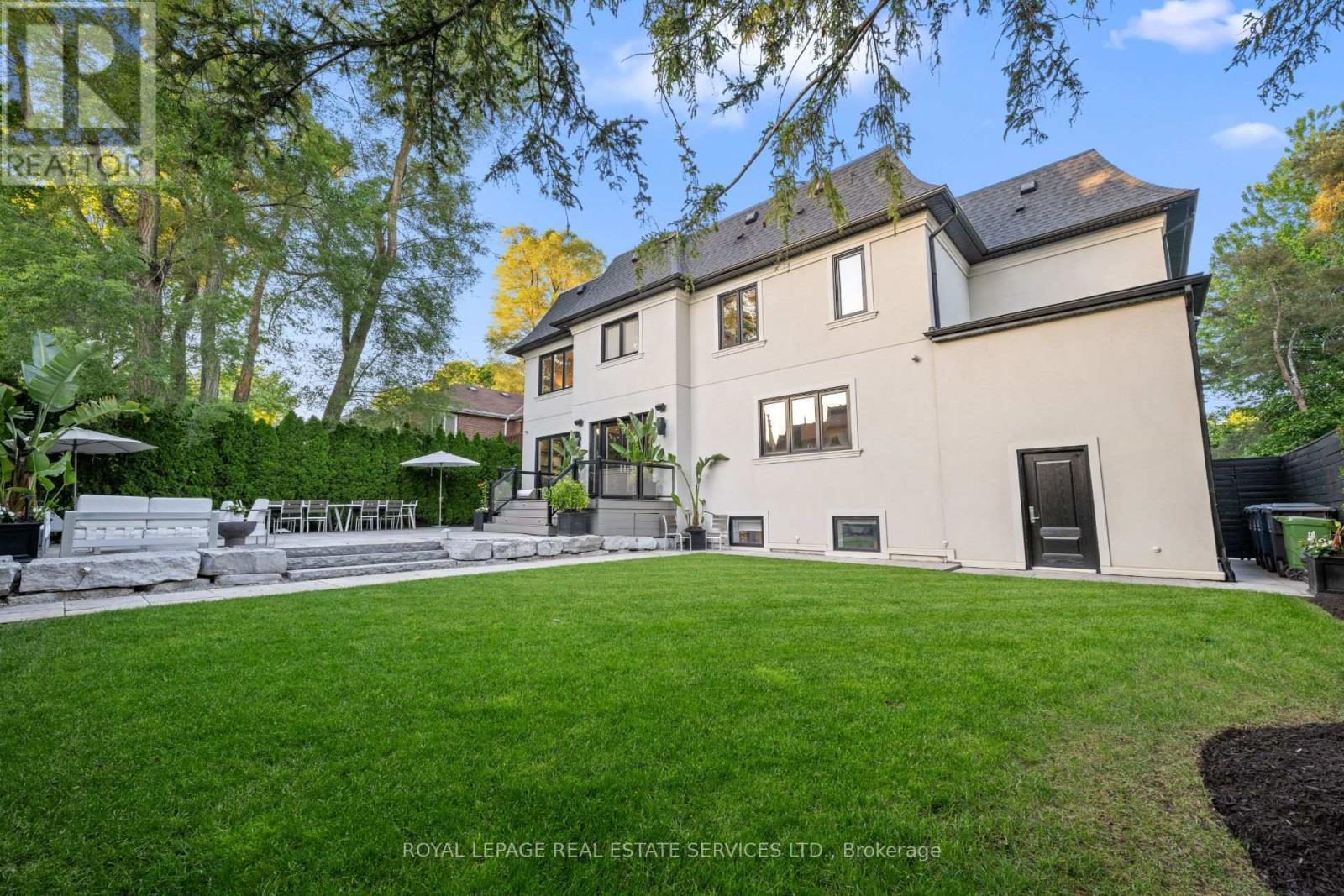 












22 BIRCHCROFT ROAD

,
Toronto,




Ontario
M9A2L4

