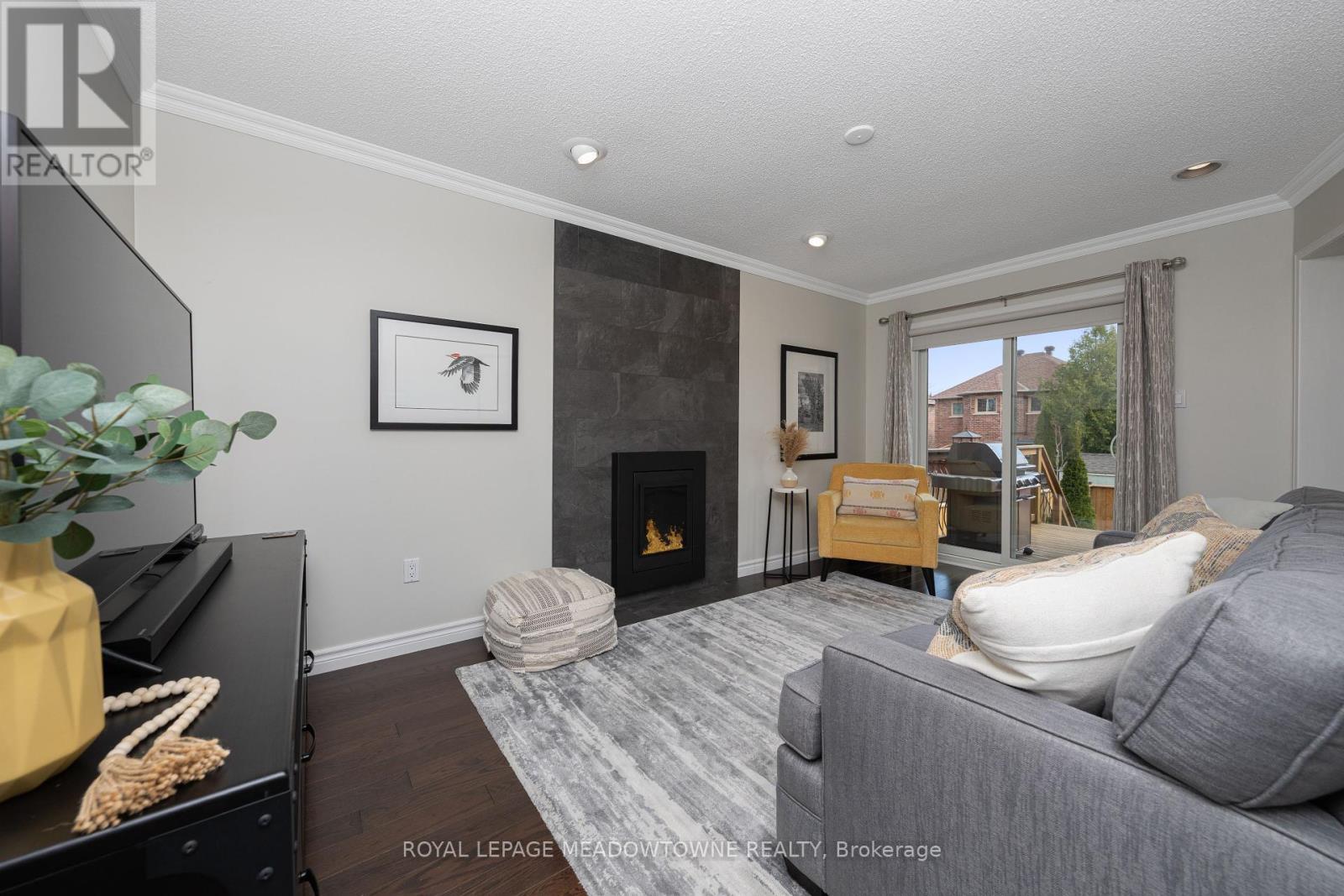 












62 HARLEY AVENUE

,
Halton Hills,




Ontario
L7G5R9

