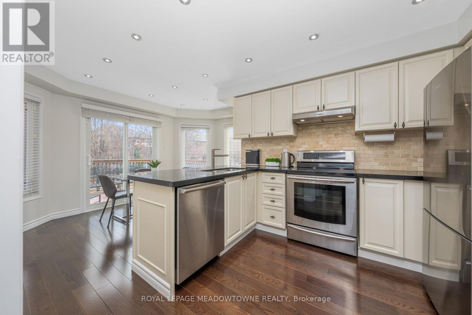 












62 HARLEY AVENUE

,
Halton Hills,




Ontario
L7G5R9

