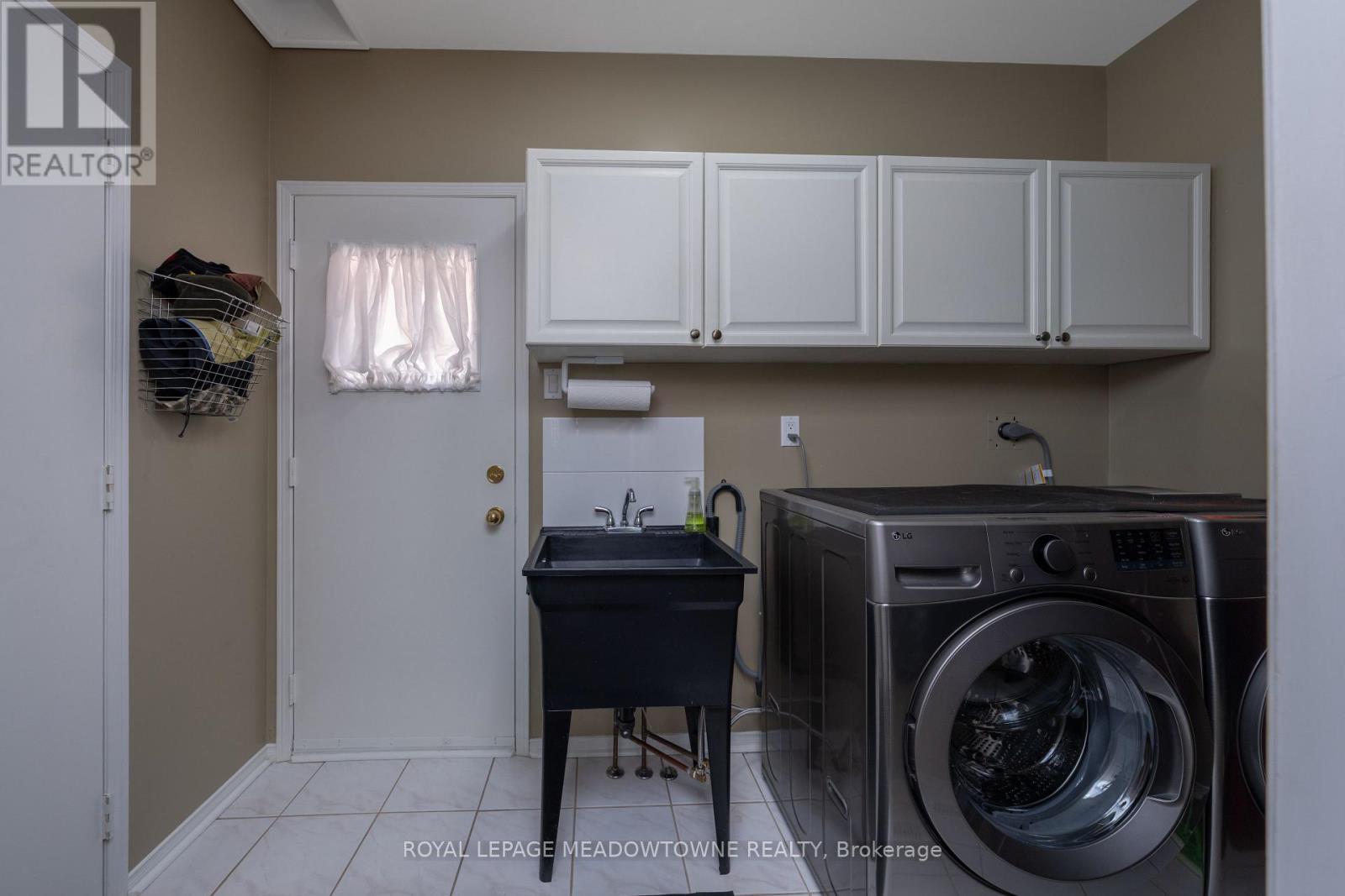 












62 HARLEY AVENUE

,
Halton Hills,




Ontario
L7G5R9

