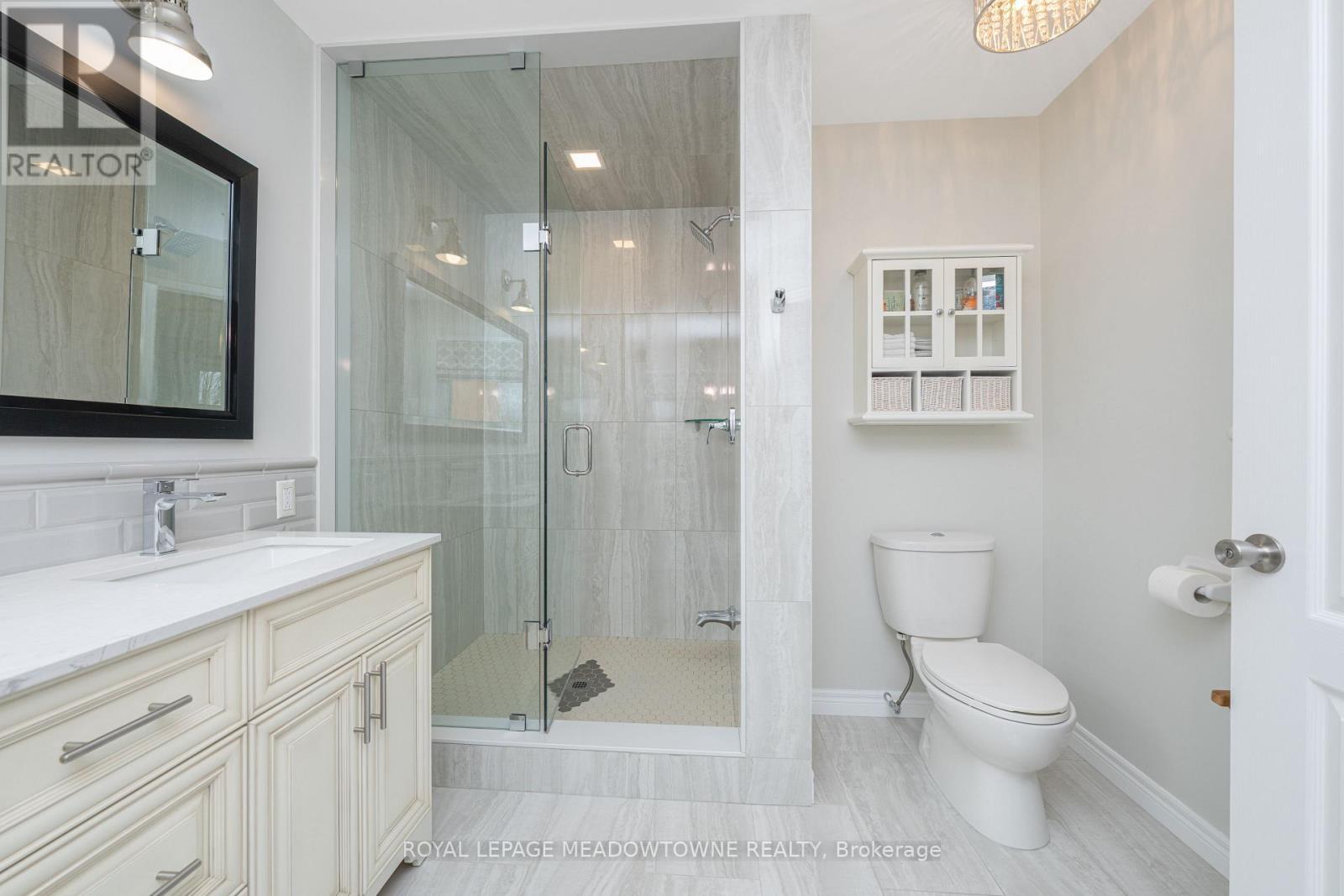












62 HARLEY AVENUE

,
Halton Hills,




Ontario
L7G5R9

