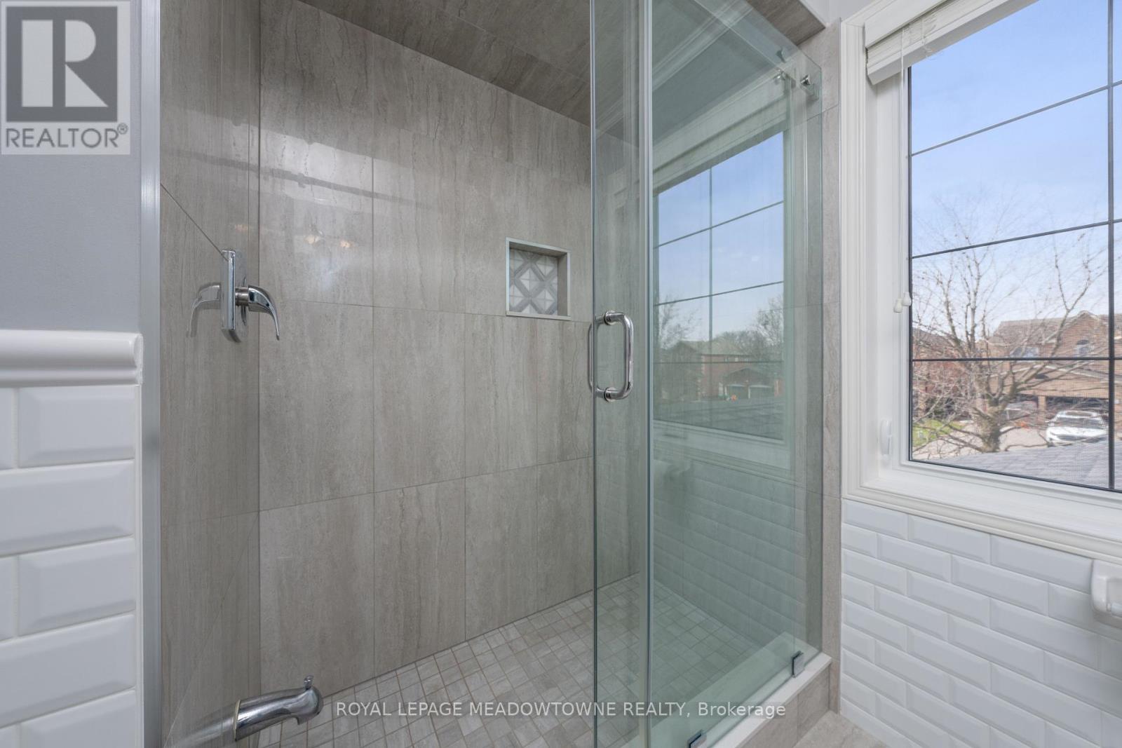 












62 HARLEY AVENUE

,
Halton Hills,




Ontario
L7G5R9


