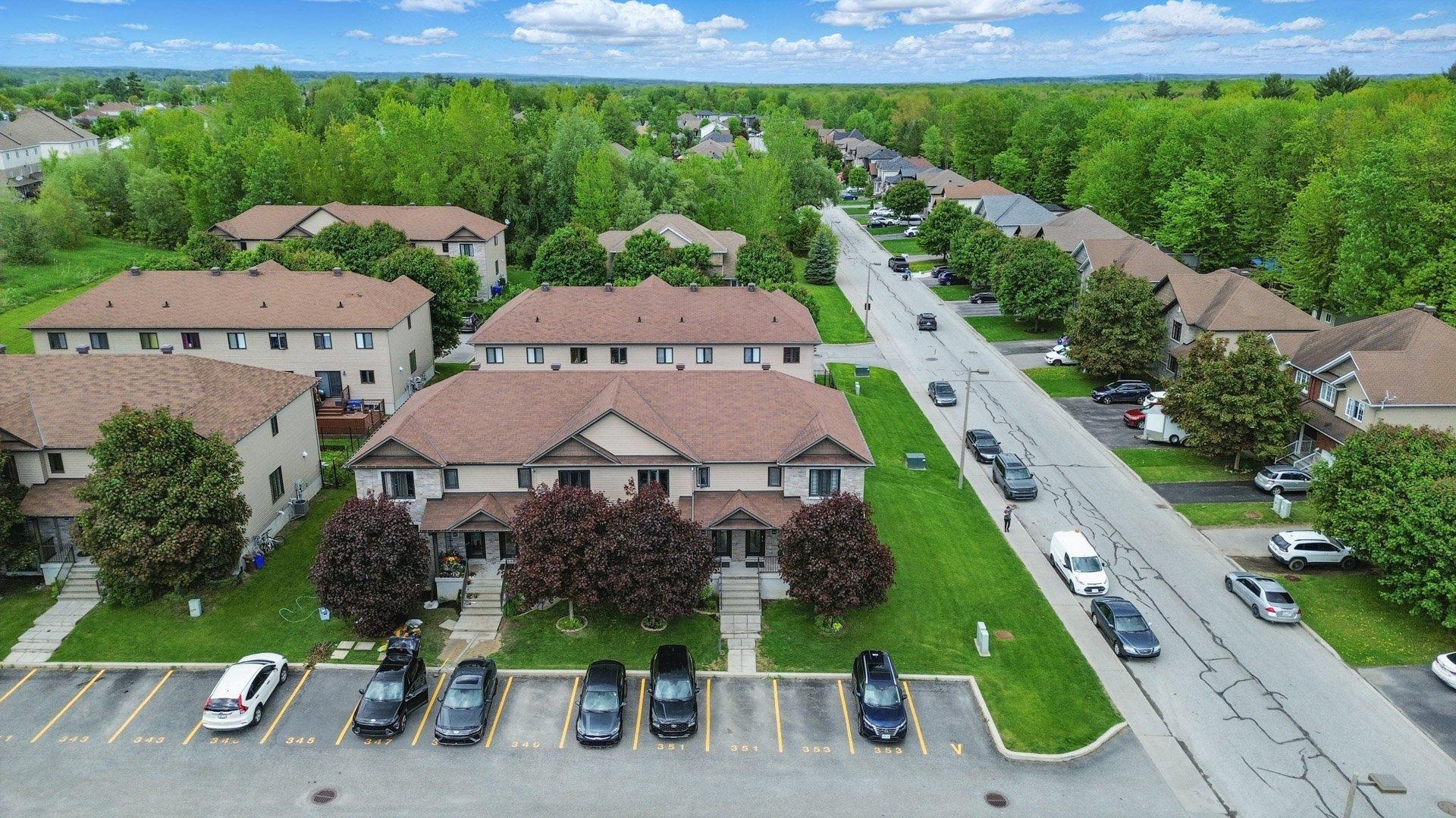









353


Rue Jeannine-Grégoire-Ross

,
Gatineau (Gatineau),




QC
J8P0C9

