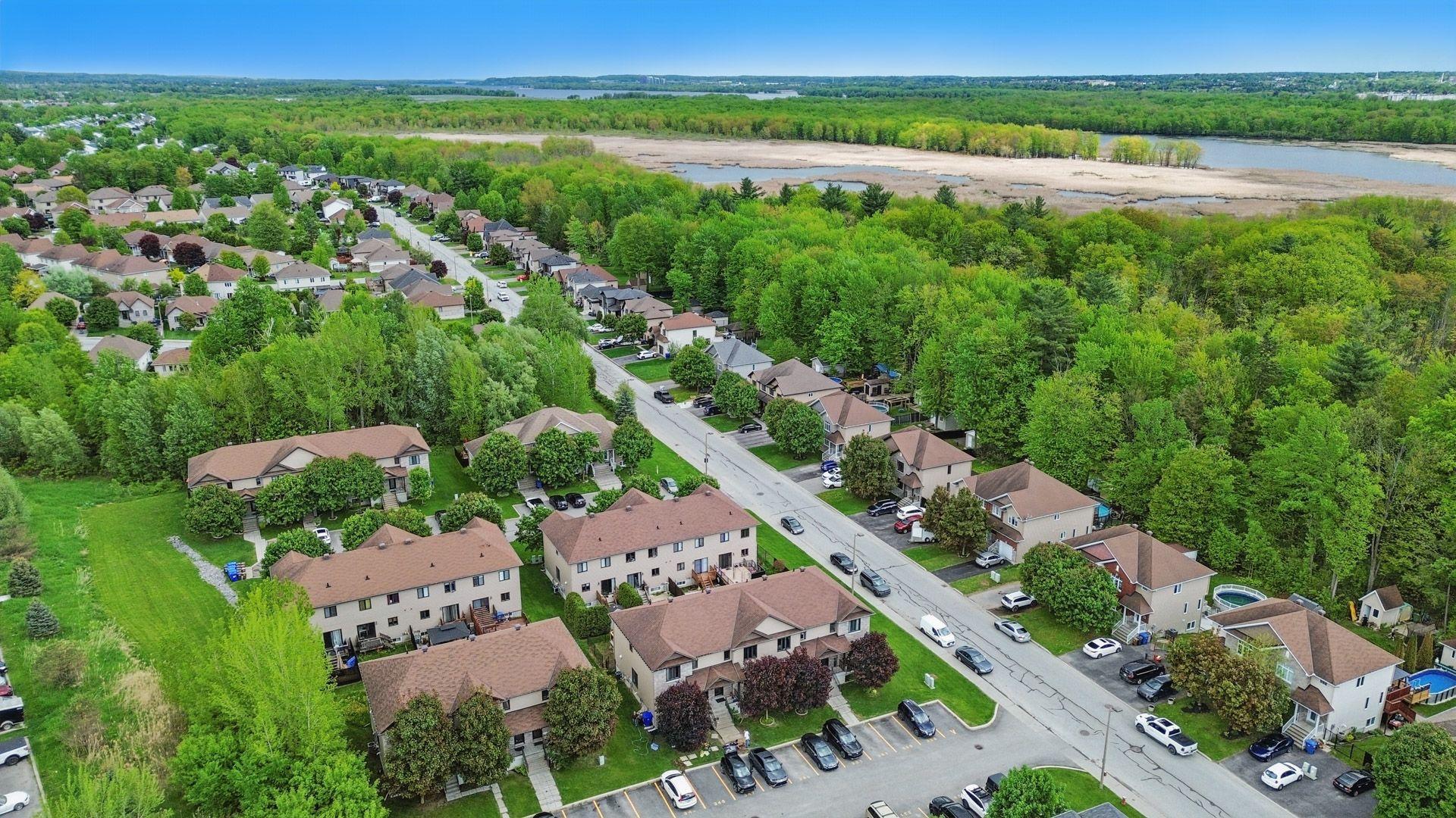 









353


Rue Jeannine-Grégoire-Ross

,
Gatineau (Gatineau),




QC
J8P0C9

