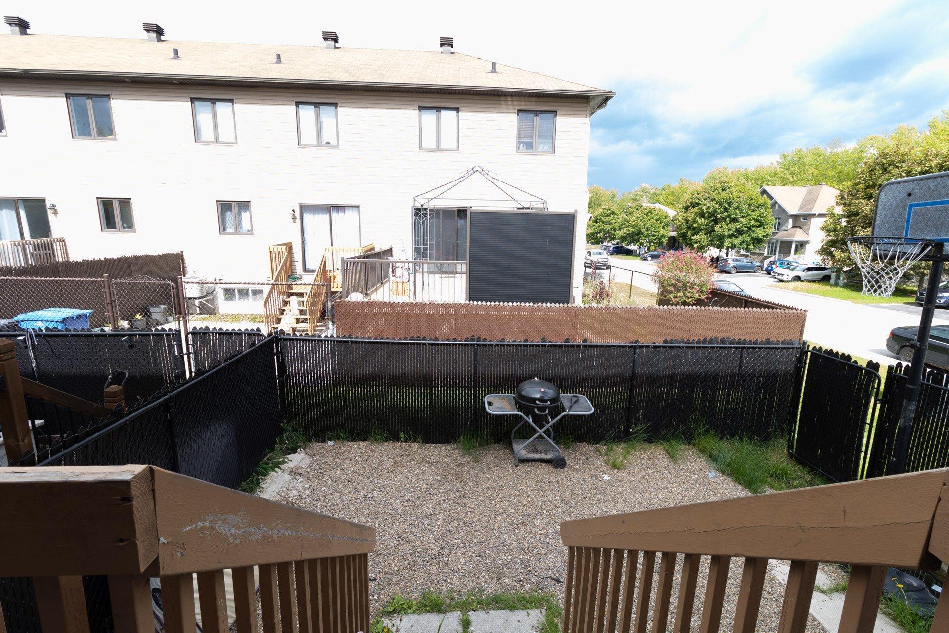 









353


Rue Jeannine-Grégoire-Ross

,
Gatineau (Gatineau),




QC
J8P0C9

