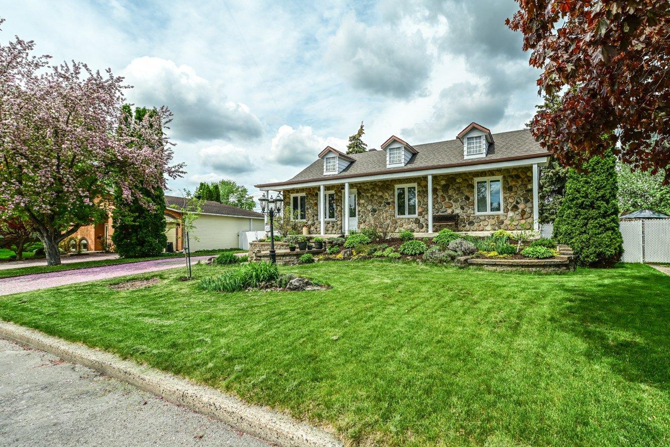 









1873


Rue De Lanaudière

,
Sainte-Julie,




QC
J3E1A3

