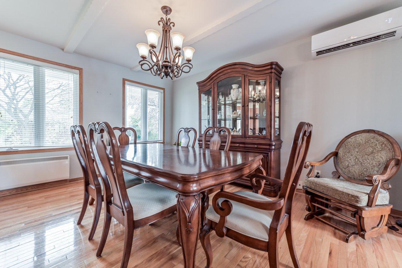 









1873


Rue De Lanaudière

,
Sainte-Julie,




QC
J3E1A3

