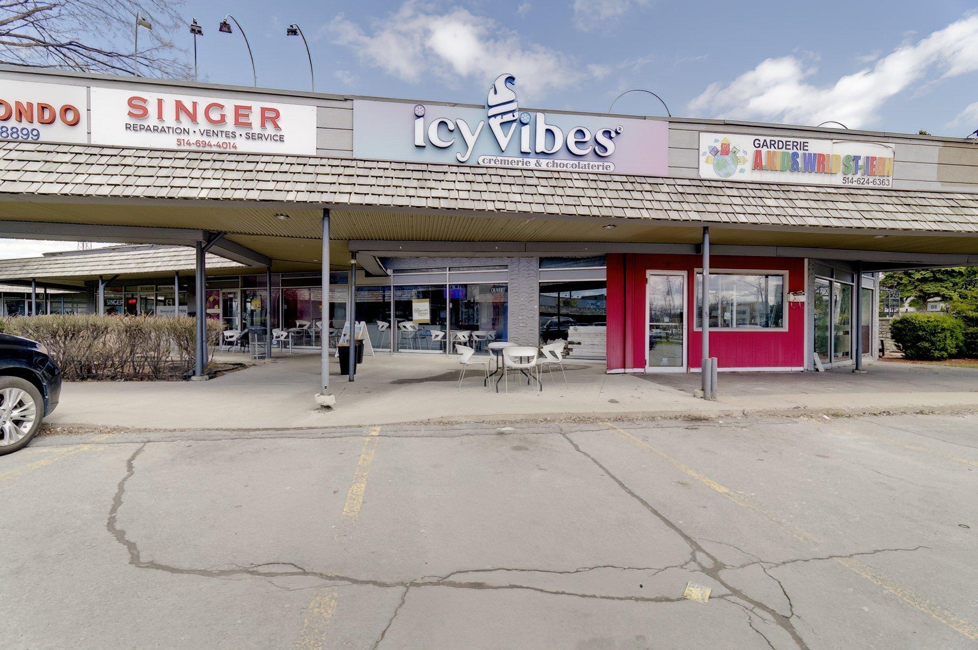 









3671


Boul. St-Jean

, A,
Dollard-des-Ormeaux,




QC
H9G1X2

