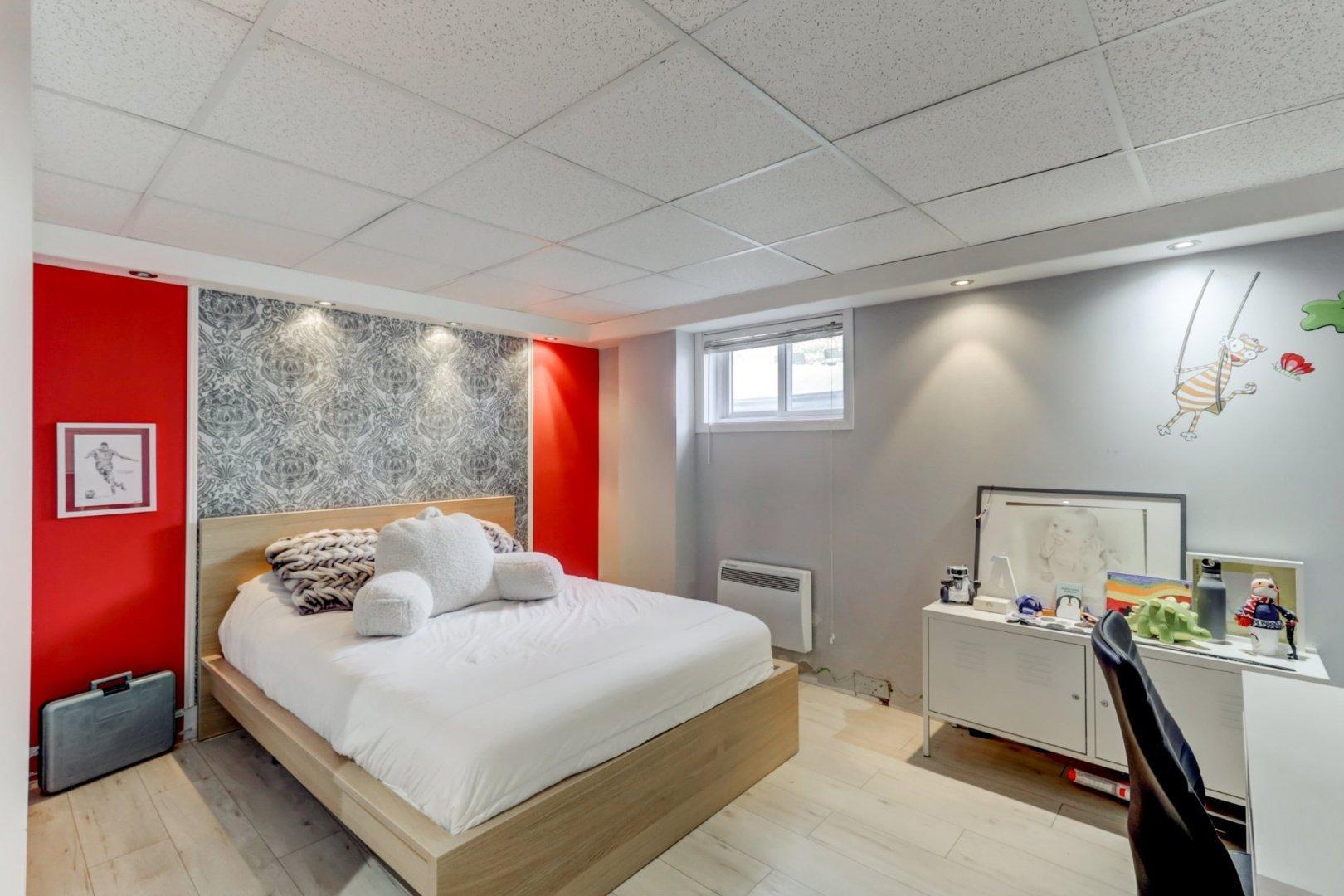 









2616


Place de Bergerac

,
Boisbriand,




QC
J7H1T6

