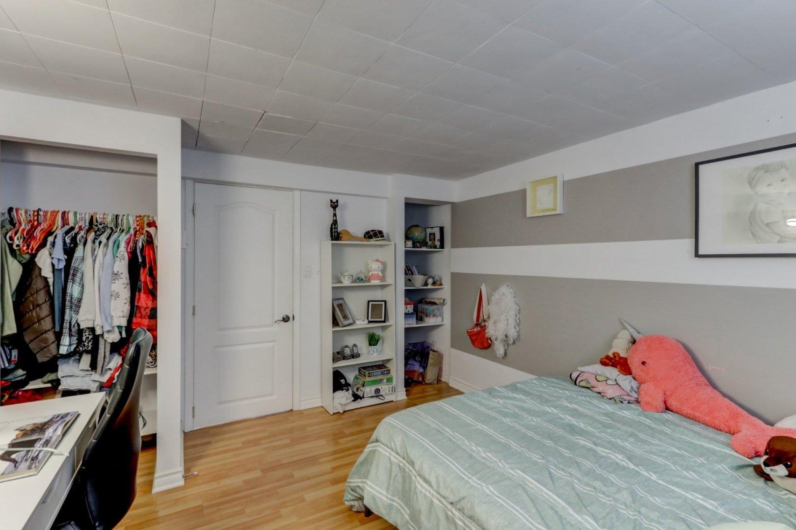 









2616


Place de Bergerac

,
Boisbriand,




QC
J7H1T6

