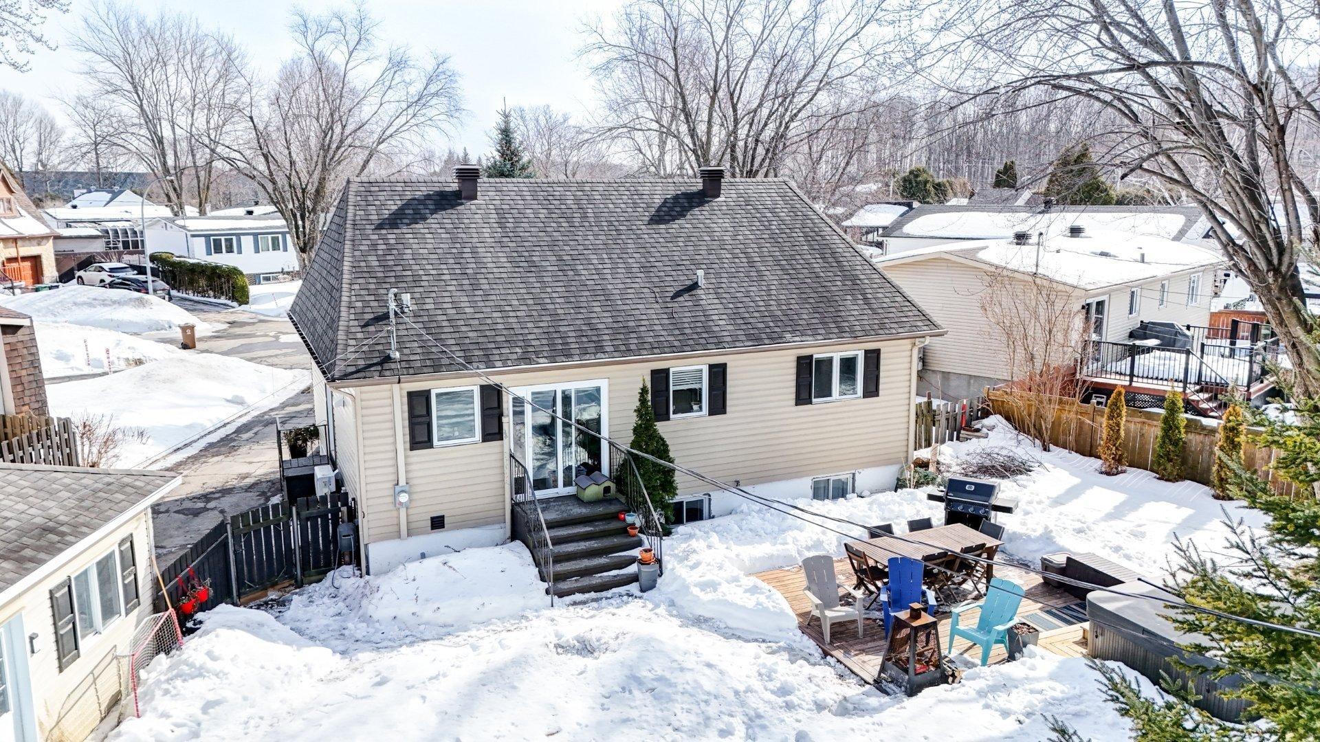 









2616


Place de Bergerac

,
Boisbriand,




QC
J7H1T6

