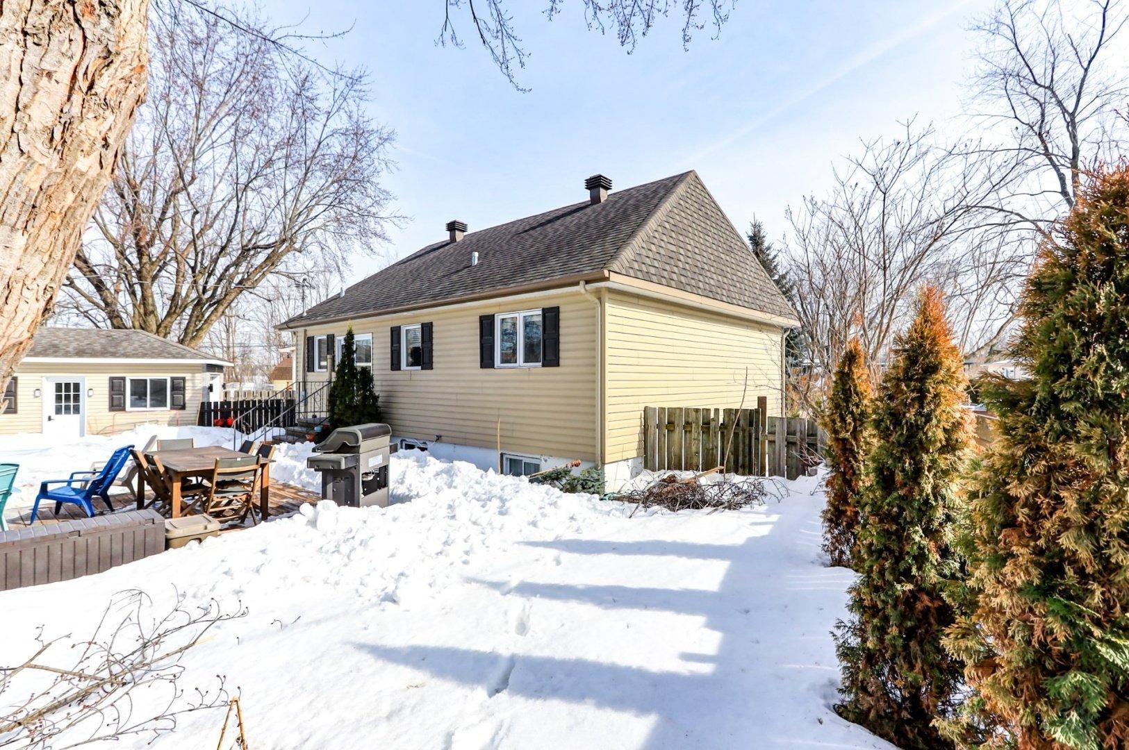 









2616


Place de Bergerac

,
Boisbriand,




QC
J7H1T6


