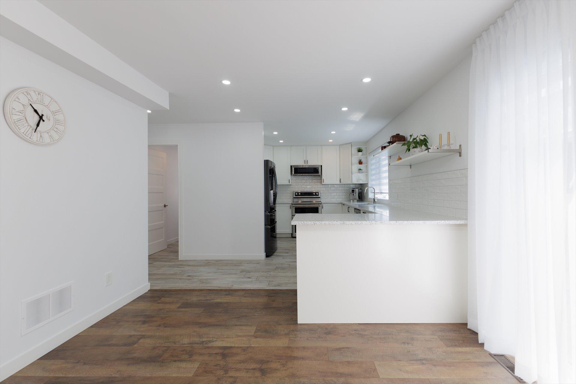 









19


8e Avenue

,
Laval (Auteuil),




QC
H7H2M2

