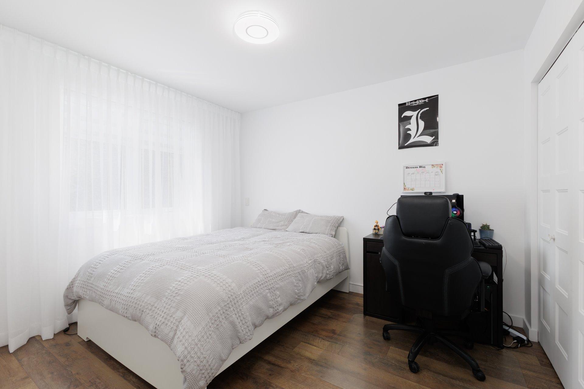 









19


8e Avenue

,
Laval (Auteuil),




QC
H7H2M2

