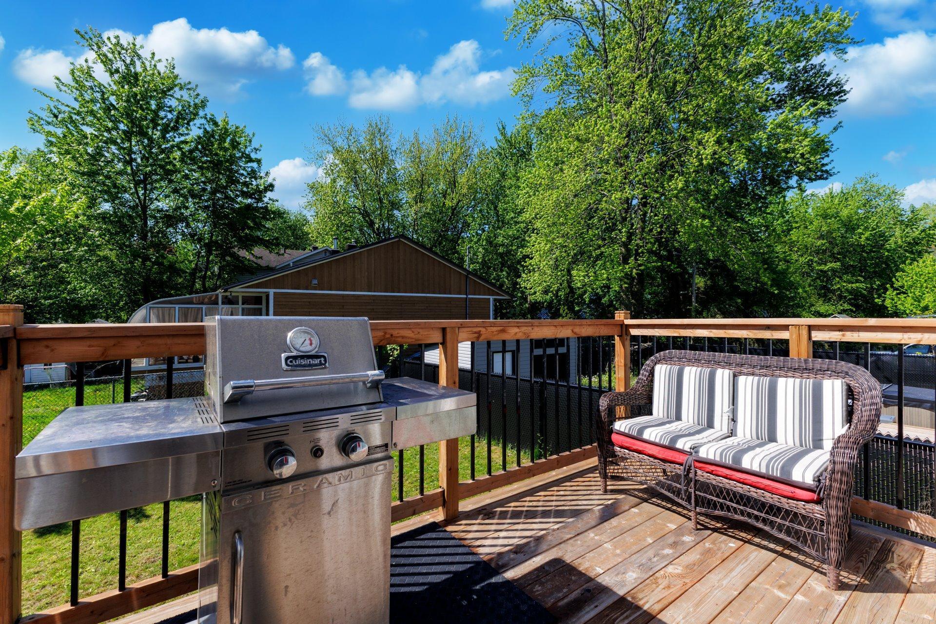 









19


8e Avenue

,
Laval (Auteuil),




QC
H7H2M2

