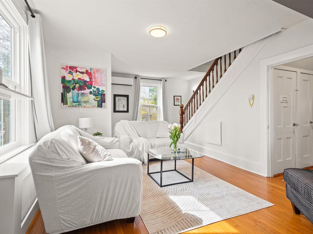 












93 Queen Street

,
Chester,




NS
B0J 1H0

