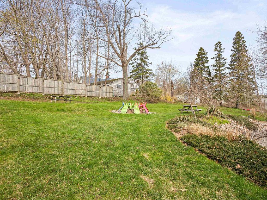 












93 Queen Street

,
Chester,




NS
B0J 1H0

