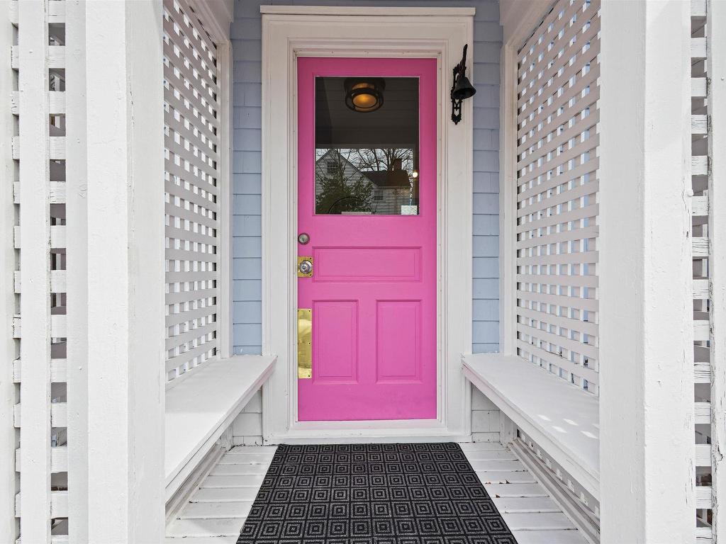 












93 Queen Street

,
Chester,




NS
B0J 1H0


