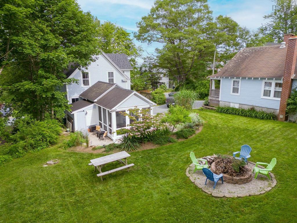 












93 Queen Street

,
Chester,




NS
B0J 1H0

