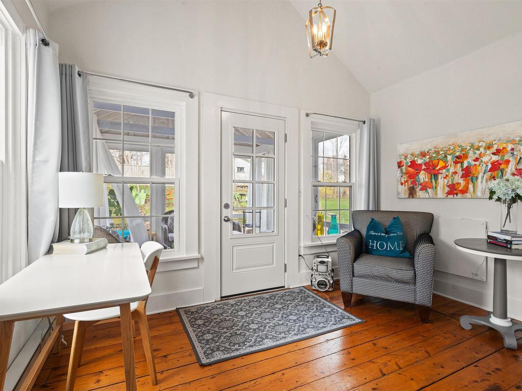 












93 Queen Street

,
Chester,




NS
B0J 1H0

