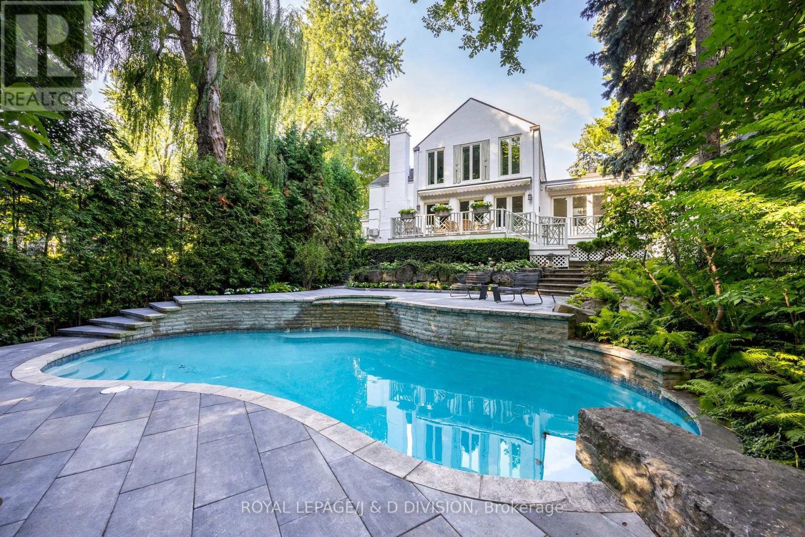 












12 FOREST GLEN CRESCENT

,
Toronto,




Ontario
M4N2E8

