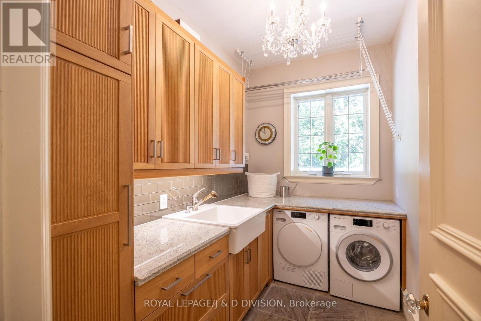 












12 FOREST GLEN CRESCENT

,
Toronto,




Ontario
M4N2E8


