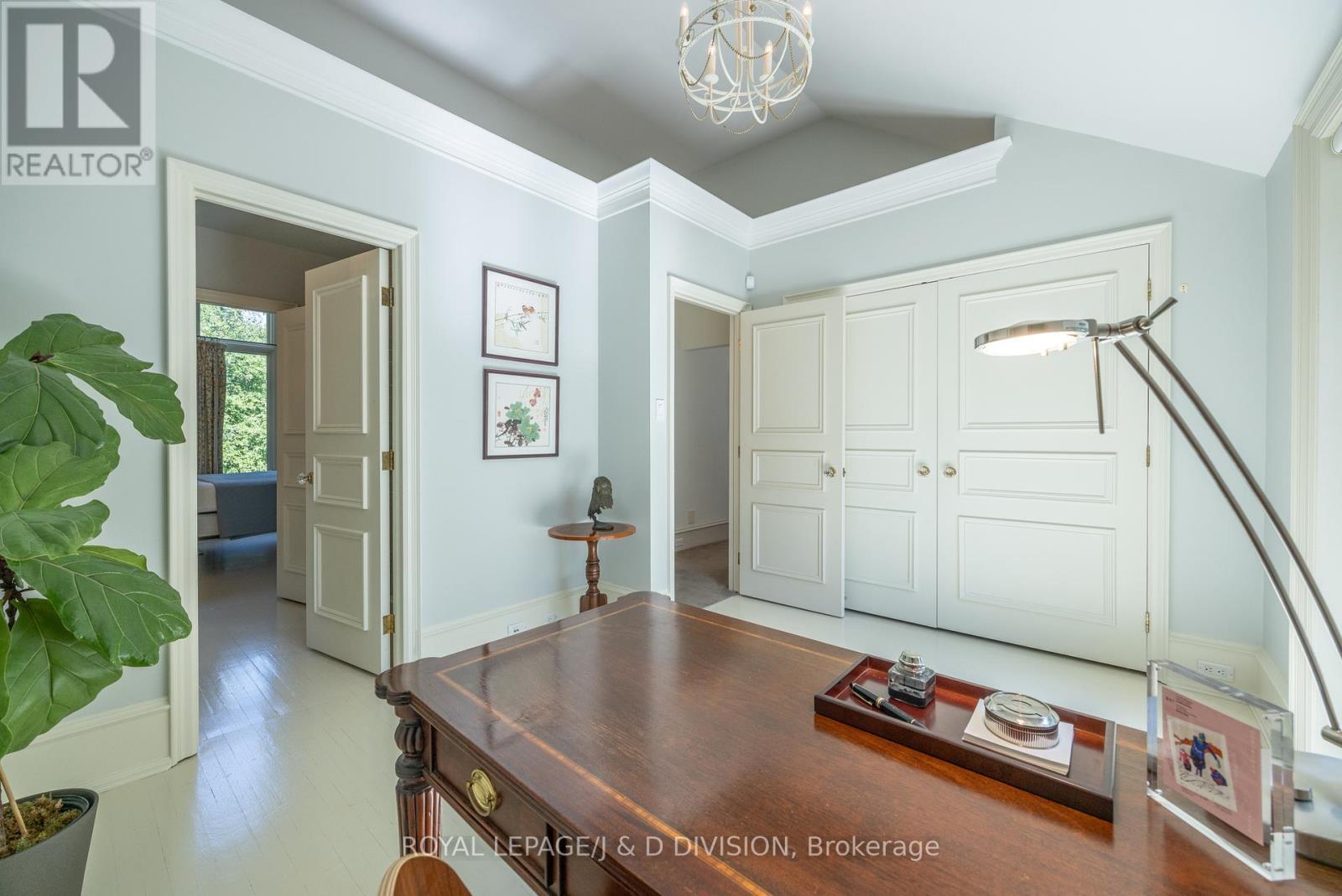 












12 FOREST GLEN CRESCENT

,
Toronto,




Ontario
M4N2E8

