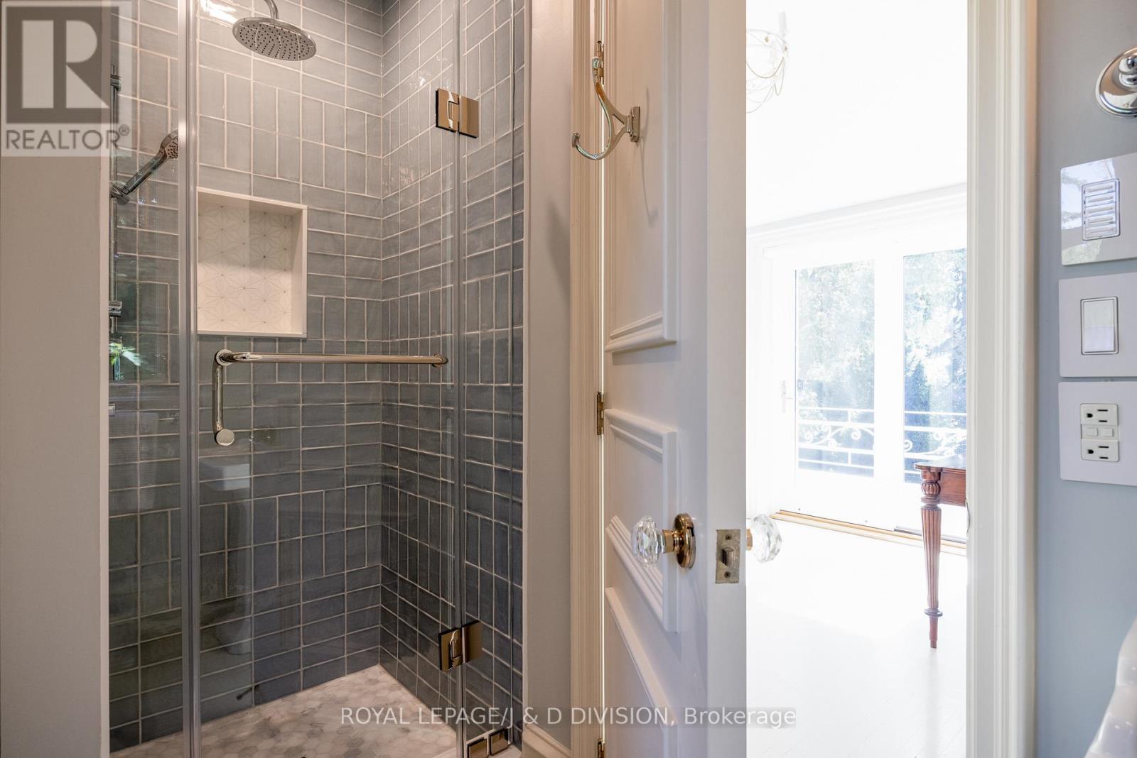 












12 FOREST GLEN CRESCENT

,
Toronto,




Ontario
M4N2E8


