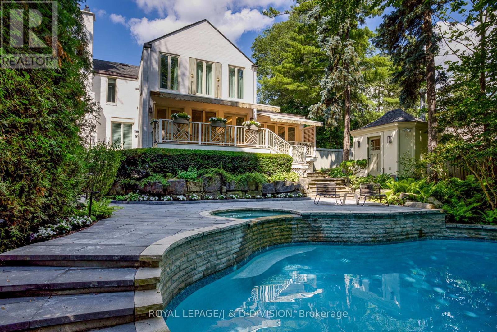 












12 FOREST GLEN CRESCENT

,
Toronto,




Ontario
M4N2E8

