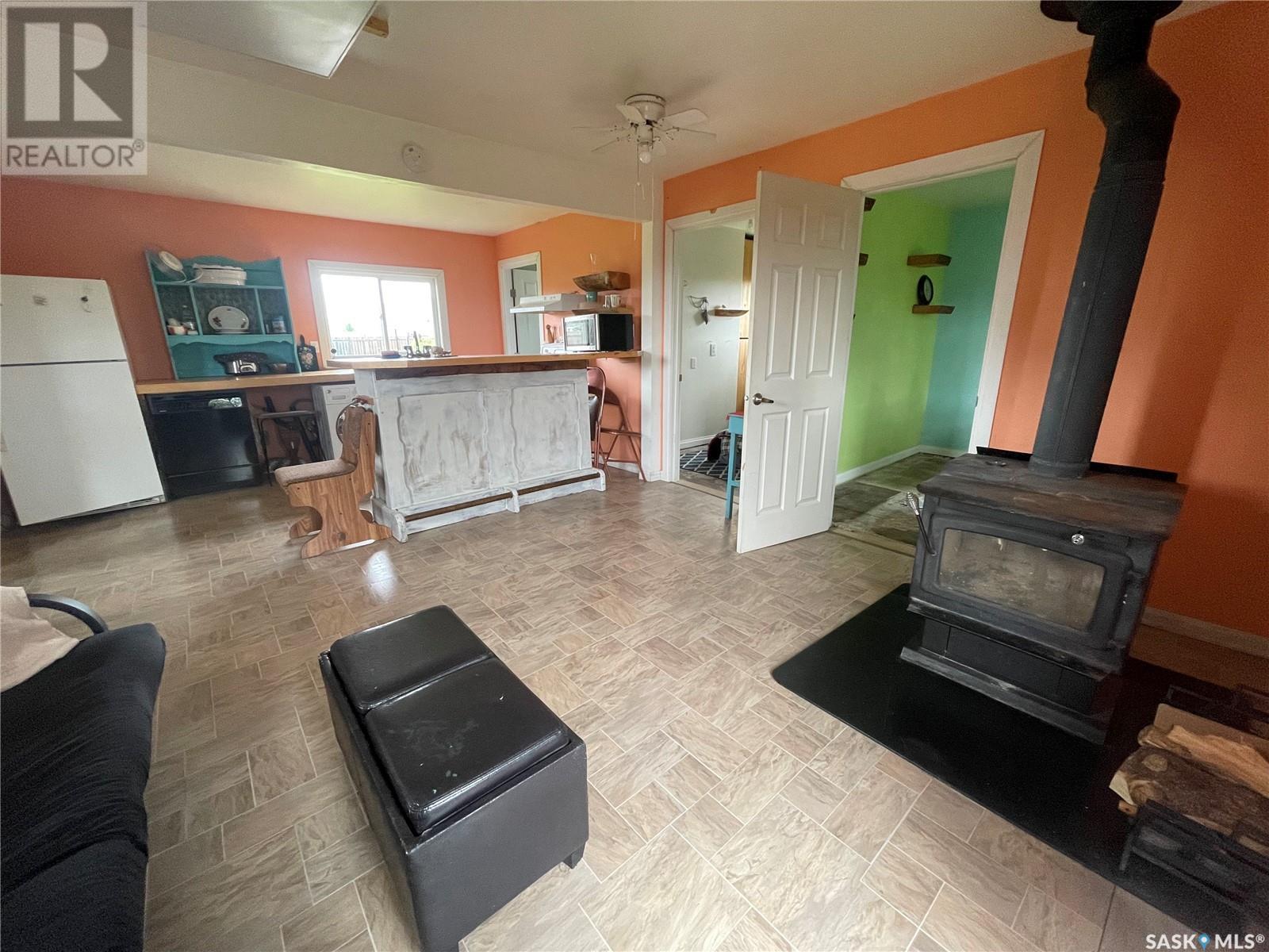 












402 Railway AVENUE

,
Brock,




Saskatchewan
S0L0H0

