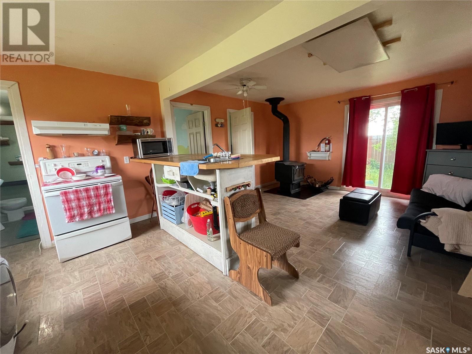 












402 Railway AVENUE

,
Brock,




Saskatchewan
S0L0H0

