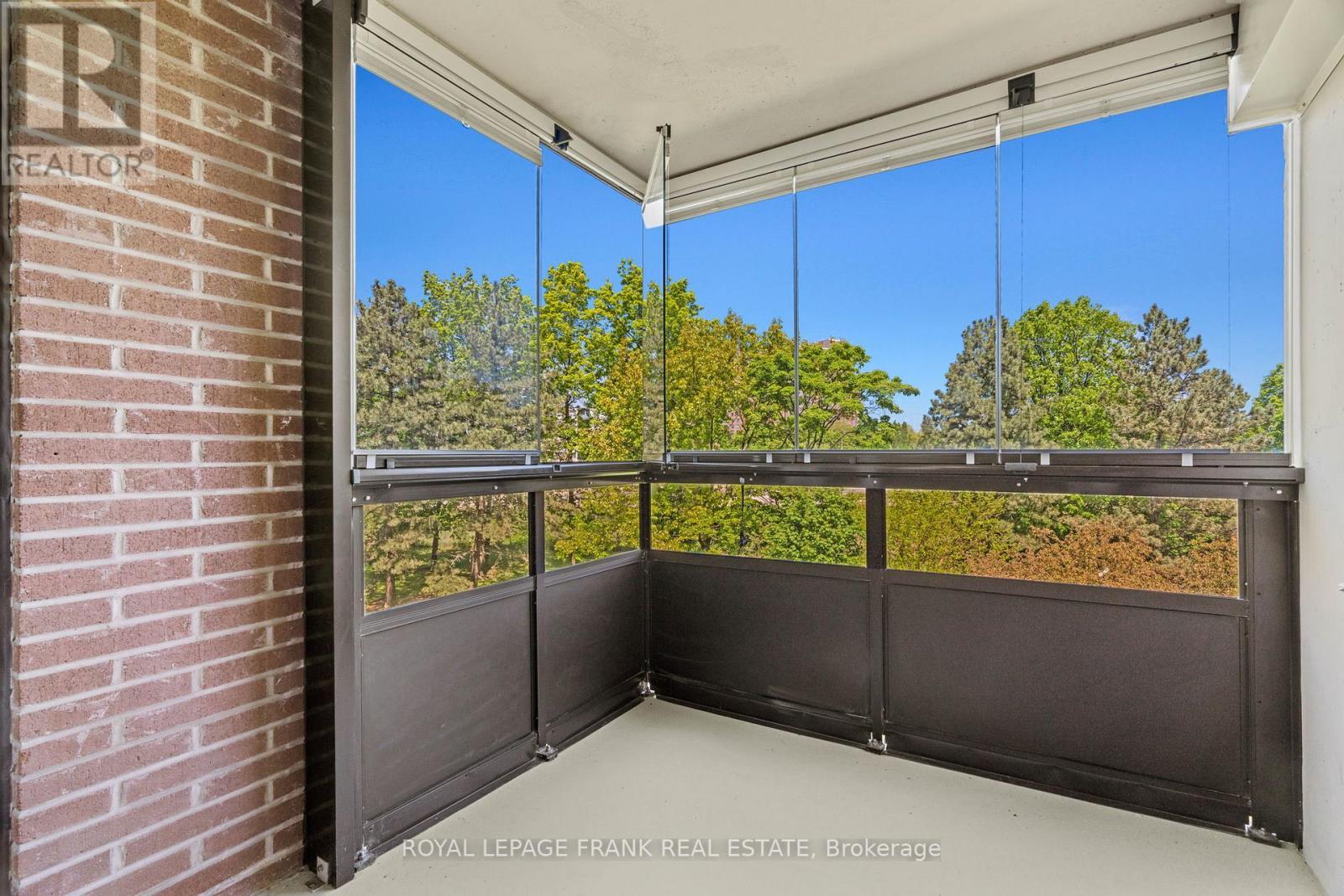 












403 - 551 THE WEST MALL

,
Toronto (Etobicoke West Mall),




Ontario
M9C1G7

