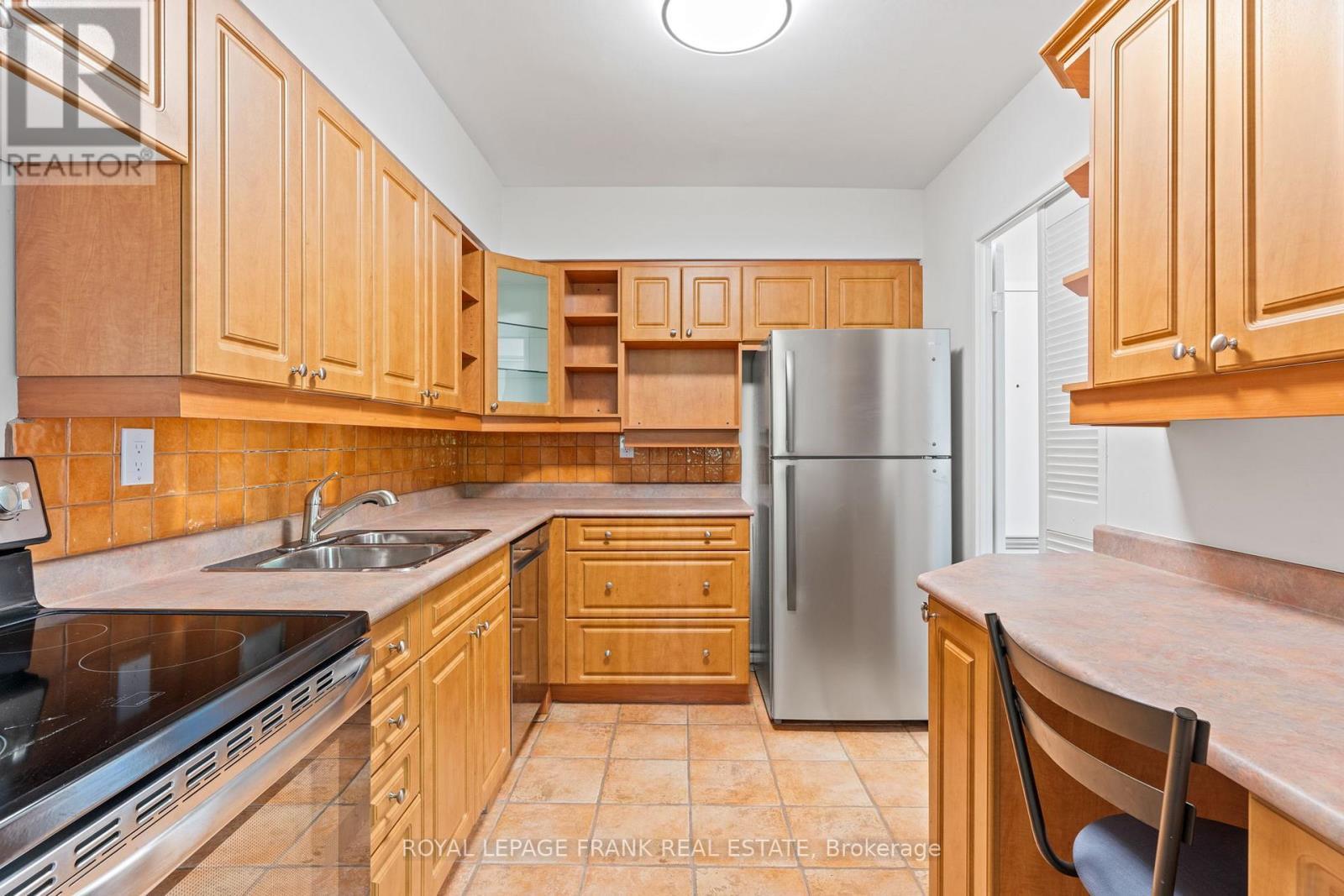 












403 - 551 THE WEST MALL

,
Toronto (Etobicoke West Mall),




Ontario
M9C1G7

