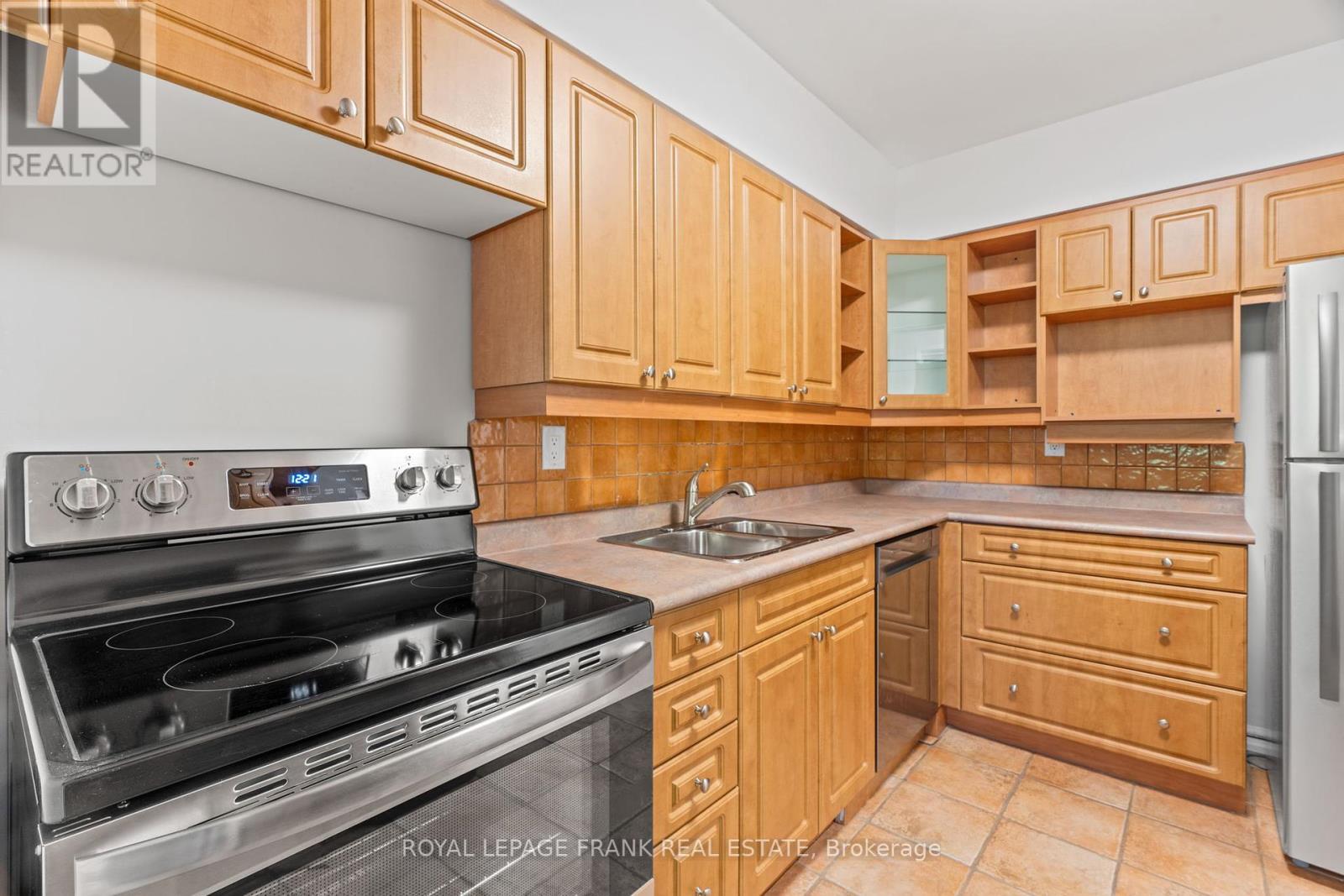 












403 - 551 THE WEST MALL

,
Toronto (Etobicoke West Mall),




Ontario
M9C1G7

