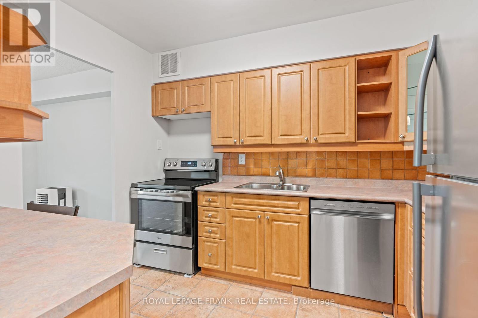 












403 - 551 THE WEST MALL

,
Toronto (Etobicoke West Mall),




Ontario
M9C1G7


