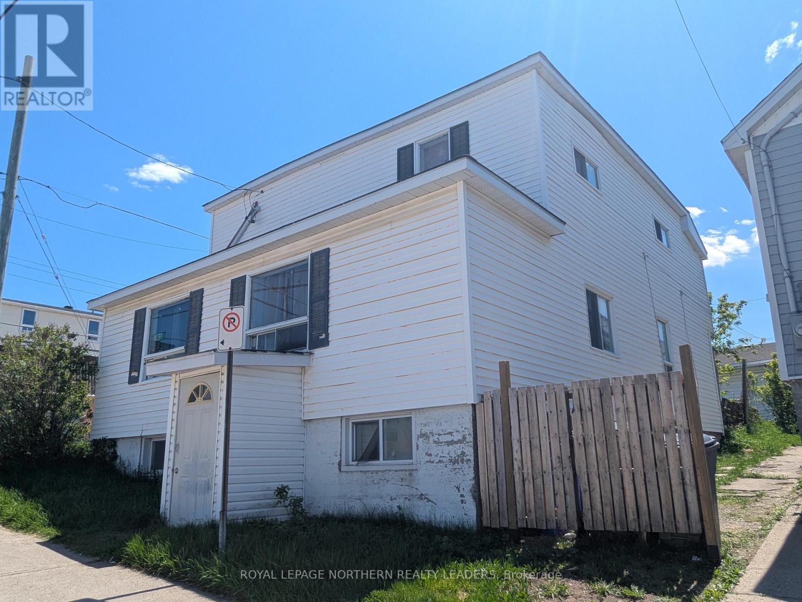 












47 BALSAM STREET N

,
Timmins (TNE - Central),




Ontario
P4N6G4

