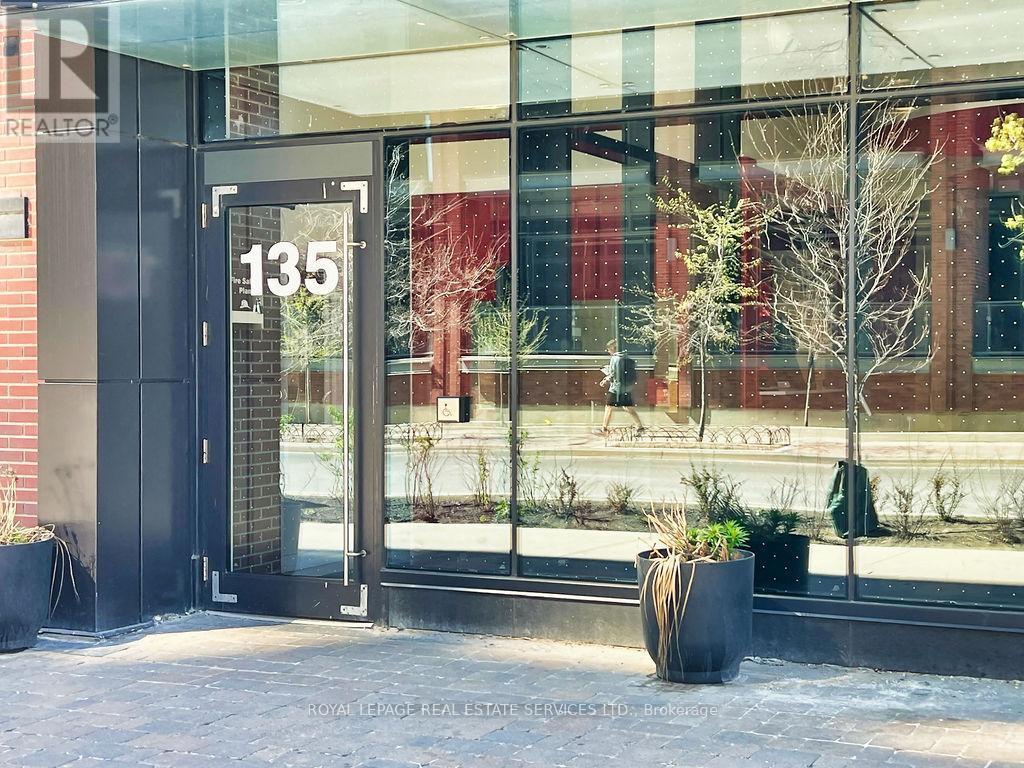 












2310 - 135 EAST LIBERTY STREET

,
Toronto,




Ontario
M6K0G7

