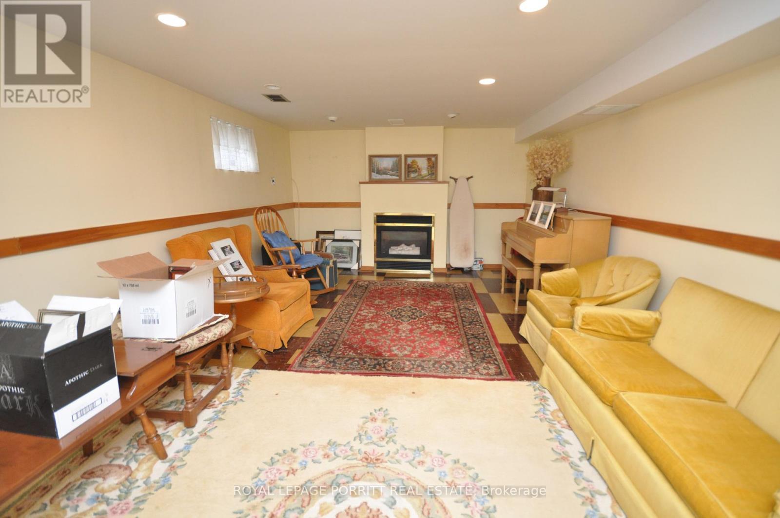 












42 ECKER DRIVE

,
Toronto,




Ontario
M8W2P4

