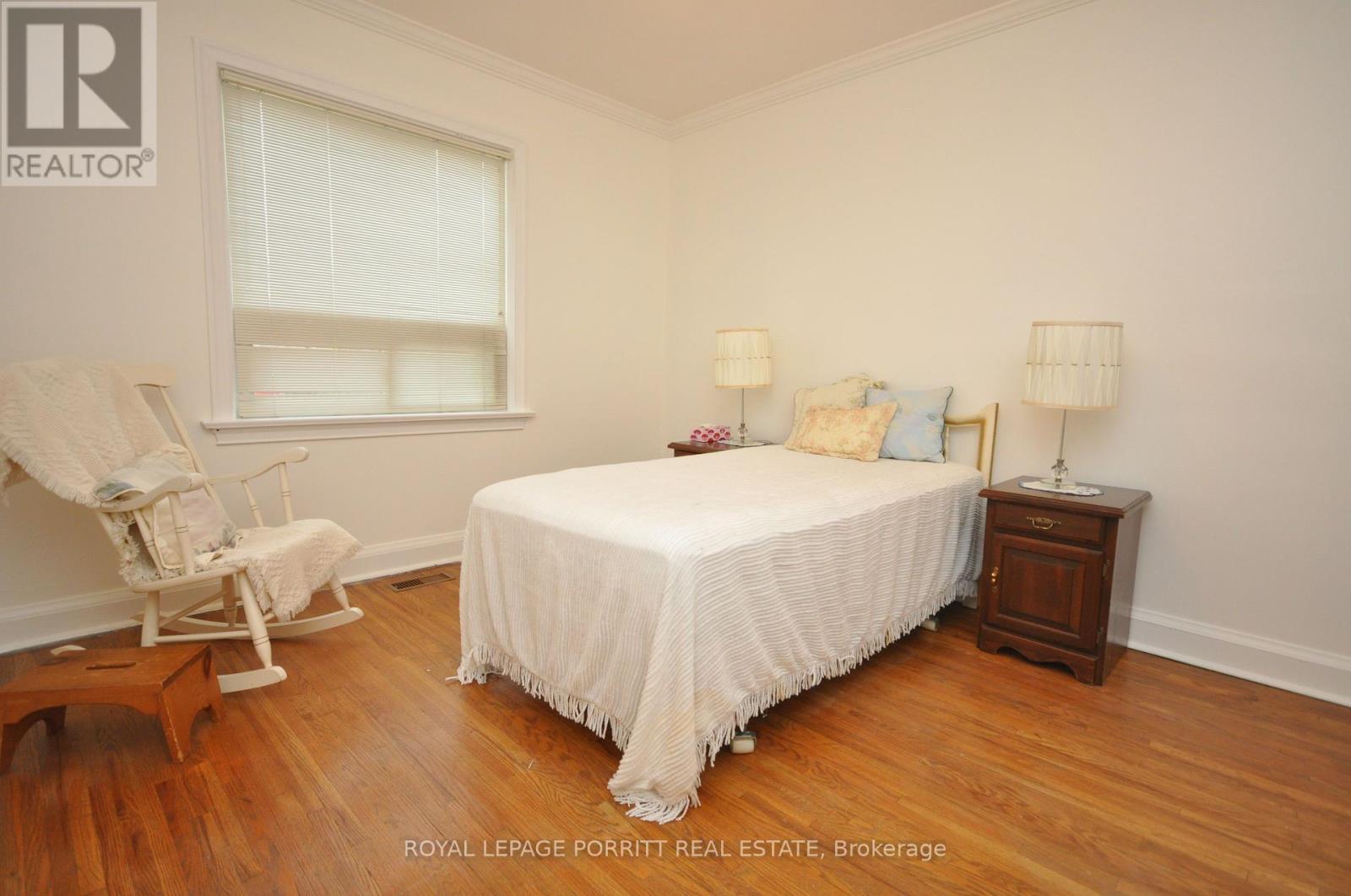 












42 ECKER DRIVE

,
Toronto,




Ontario
M8W2P4

