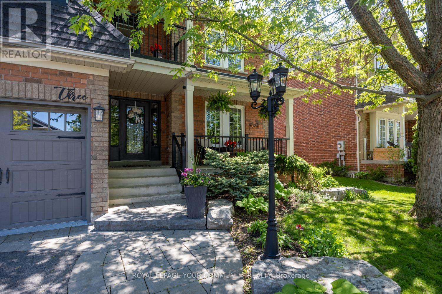 












3 BRIGGS CRESCENT E

,
Whitby,




Ontario
L1M2E8

