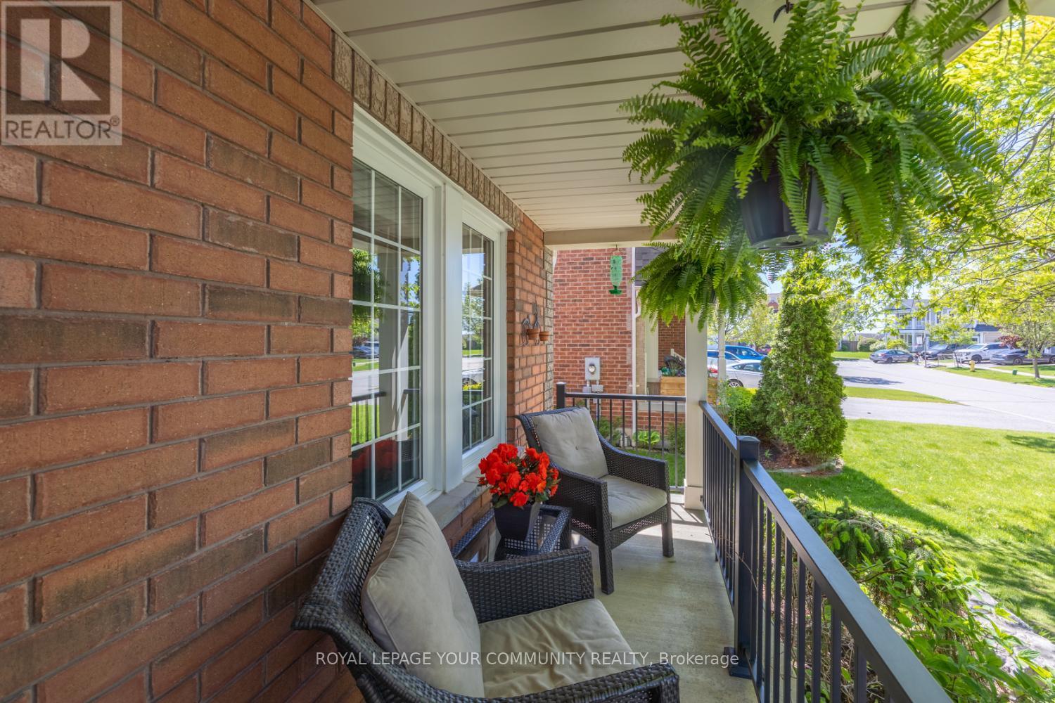 












3 BRIGGS CRESCENT E

,
Whitby,




Ontario
L1M2E8

